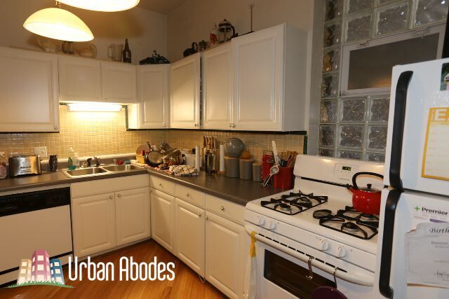 Building Photo - 1326 N Claremont Ave