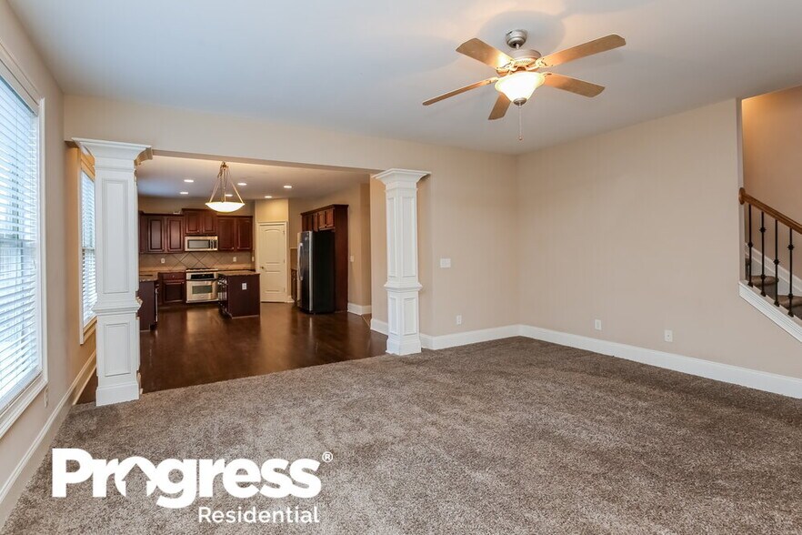 Building Photo - 1393 Sparkling Cove Dr