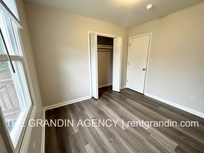 Building Photo - 1344 Mabry Ave SE