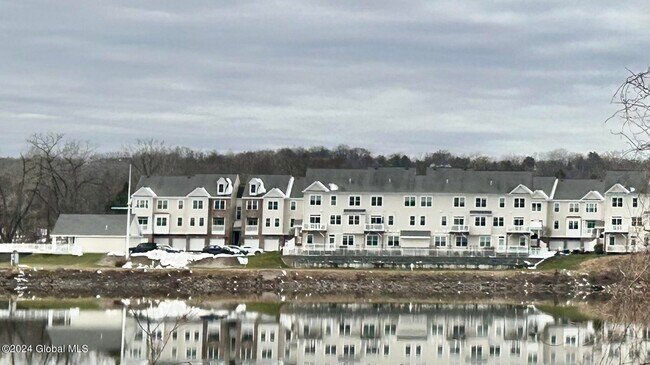 Building Photo - 290 2nd Ave