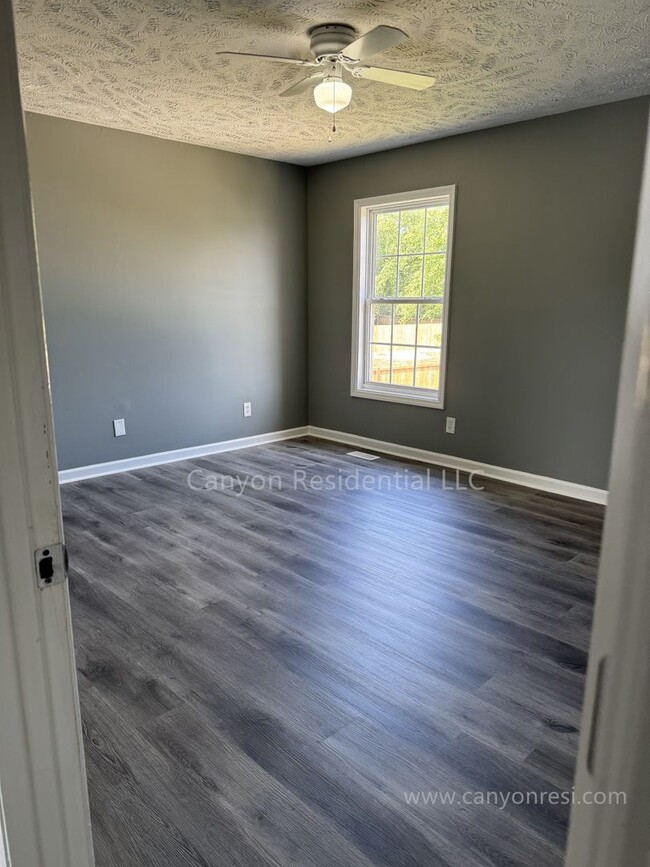 Building Photo - 1231 Alexwood Dr