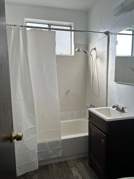Bathroom #1 - 1622 W 81st St