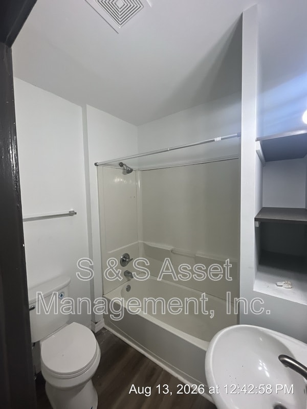 Building Photo - 1006 Mahlon St