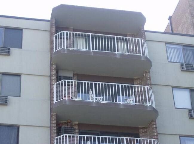 Building Photo - 151 Coolidge Ave