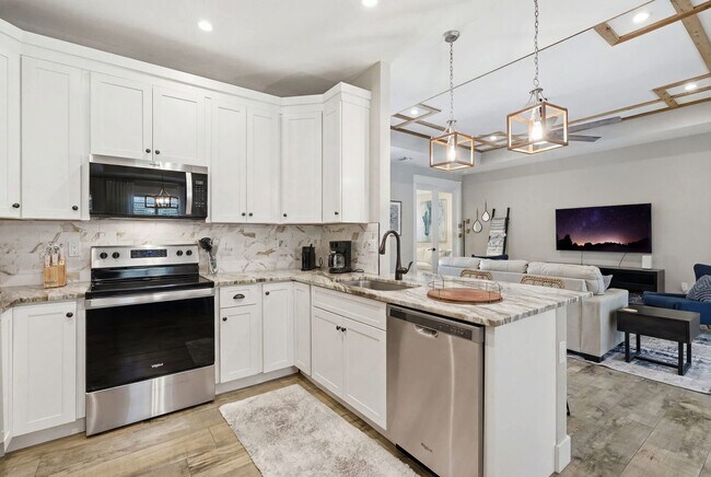 Building Photo - 3554 McComb Ln