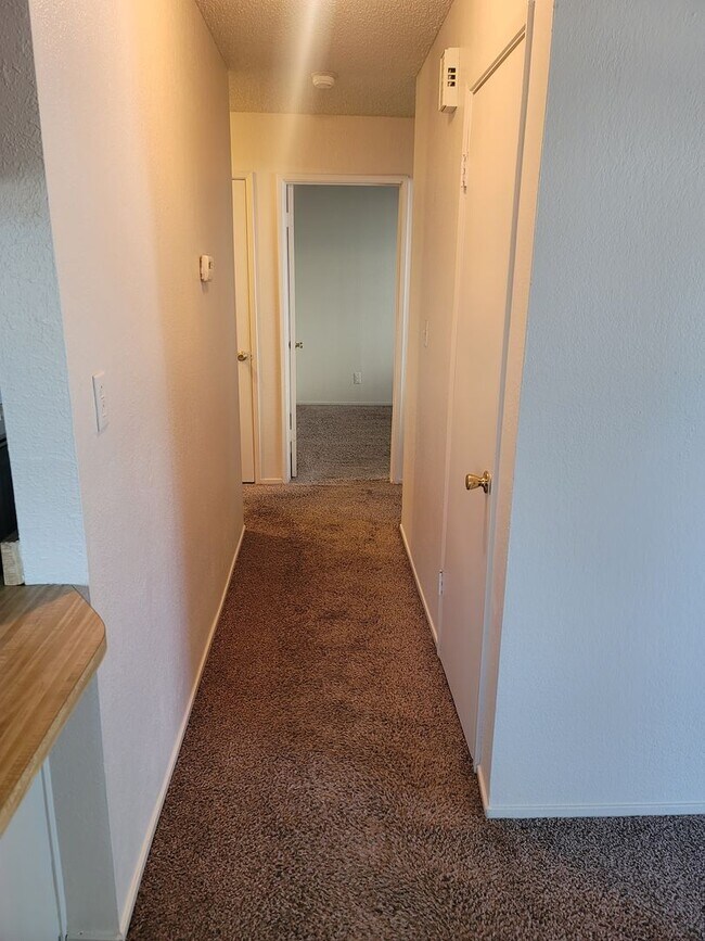 Building Photo - SHE330