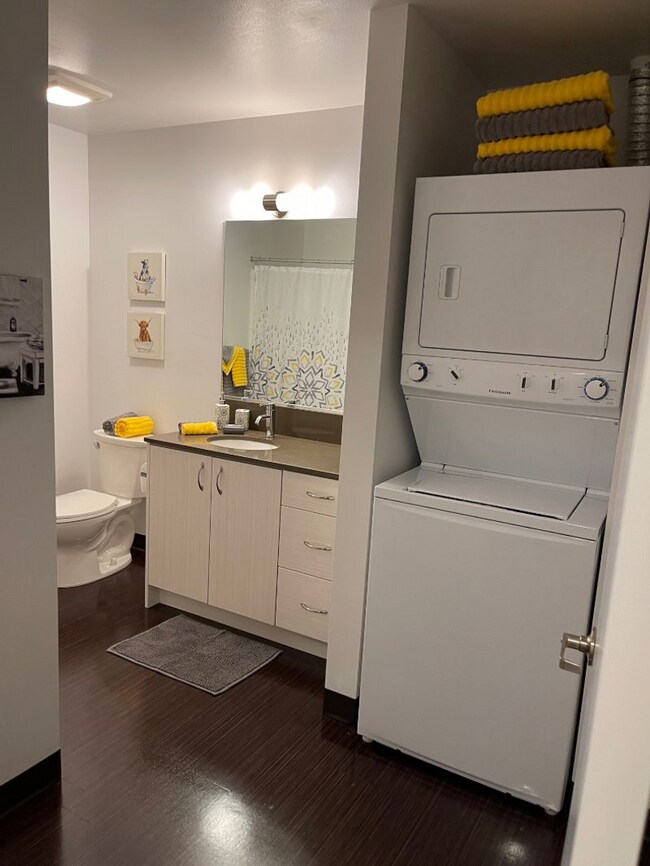 Interior Photo - Uptown 11