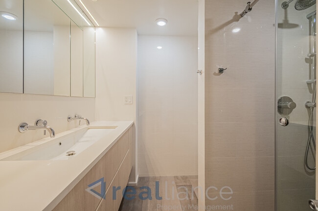 Building Photo - 1733 20th St NW