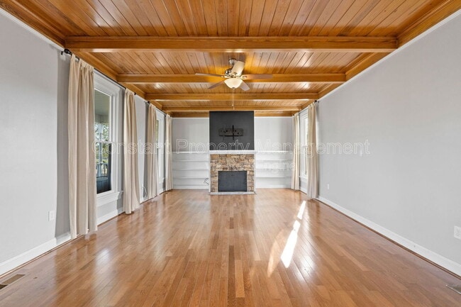 Building Photo - 138 Main St