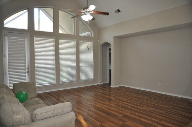 Building Photo - 6315 Denison Oaks Dr