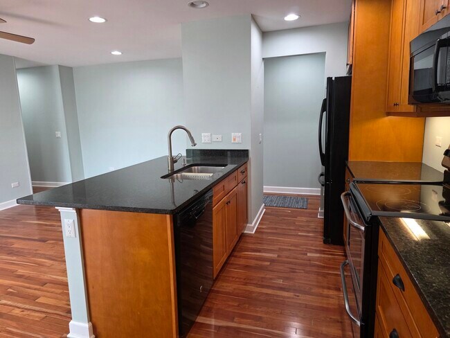Building Photo - 717 Strom Dr
