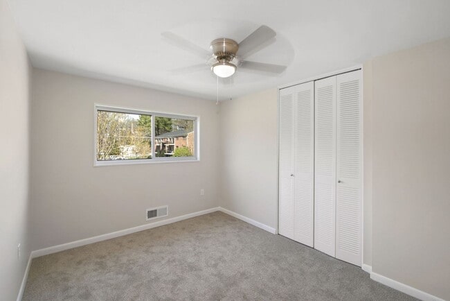 Building Photo - 2BD/2BA- Bethesda Condo in Parkside Community - Utilities Included