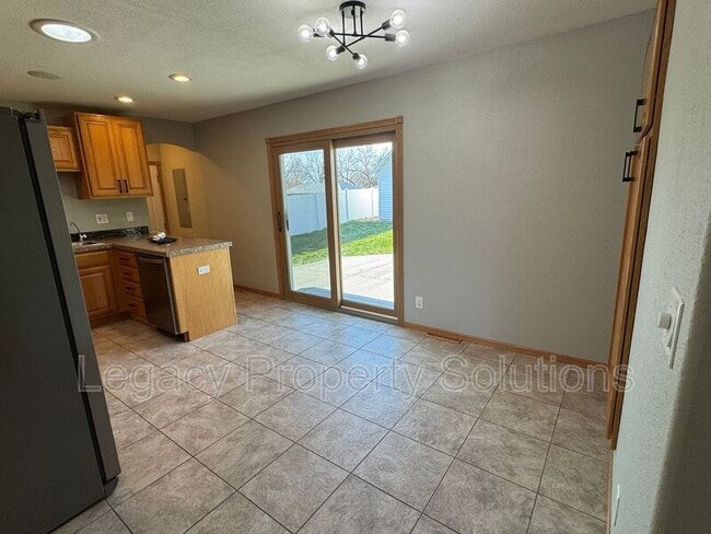 Building Photo - 1832 Assumption Dr