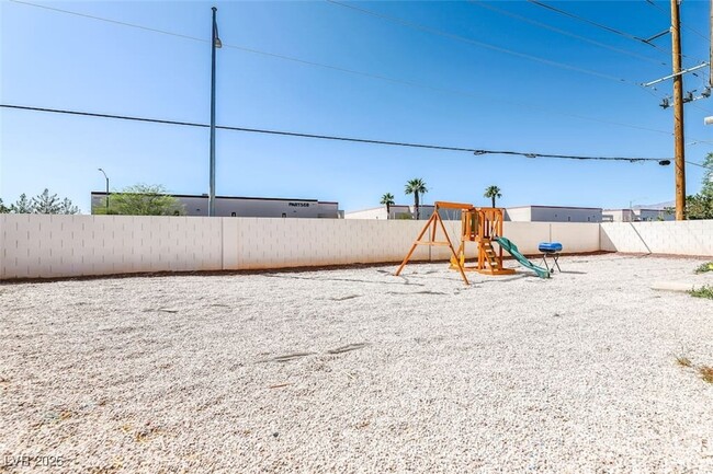 Building Photo - 3833 Via Lucia Dr