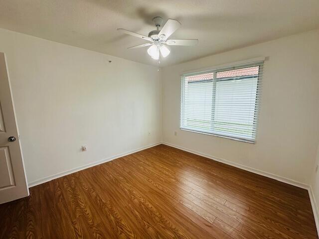Building Photo - 401 Villa Cir