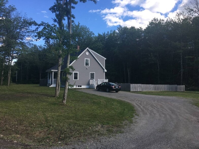 Building Photo - 46 Emerys Bridge Rd