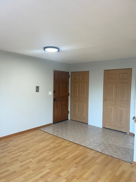 Building Photo - 2531 Thatcher Ave