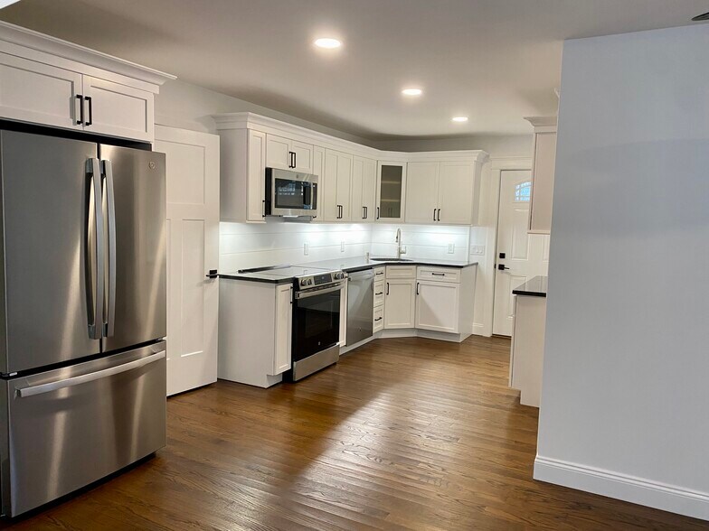 Building Photo - 22 Denmore Ln