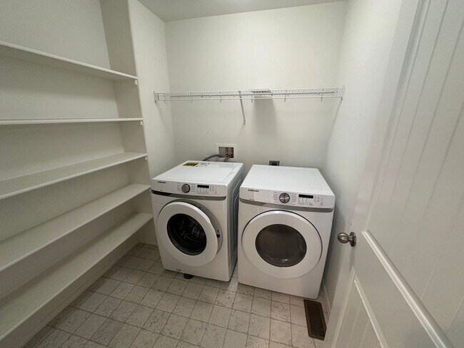 Building Photo - Remarkable 5 bed 4 bathroom in Banning Lewis Ranch With Lawn Care Included!!!