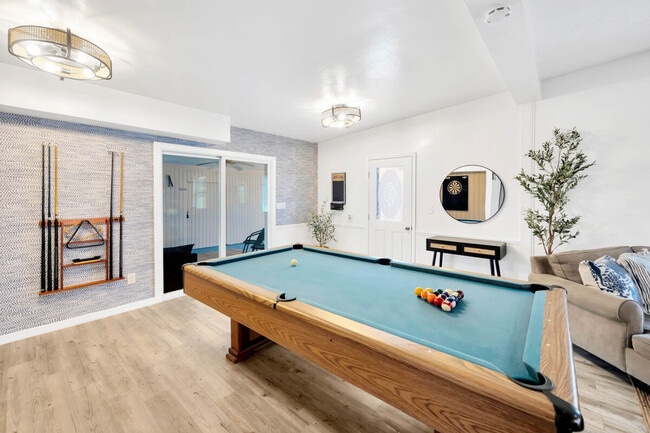 Building Photo - 10755 Clara Ln