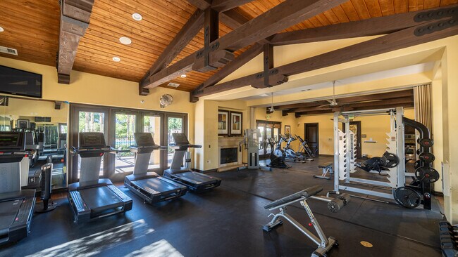 Building Photo - 570 Calle Vibrante