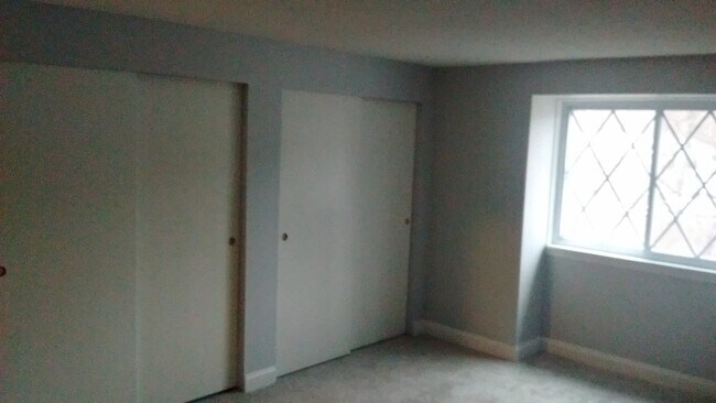 Building Photo - 1 silvestri circle