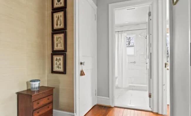 Building Photo - 444 St Davids Ave