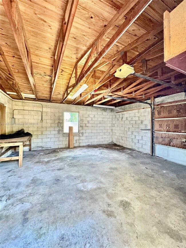 Building Photo - 2100 NE 173rd St