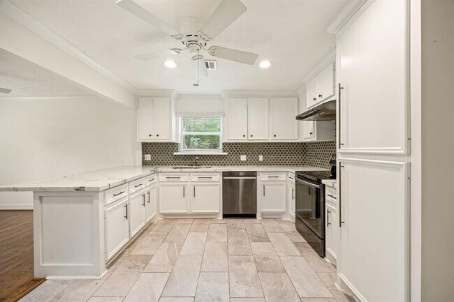 Building Photo - 9762 Tappenbeck Dr