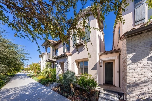 Building Photo - 126 Sunnyside