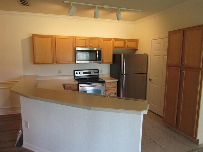Building Photo - 255 Old Village Center Cir