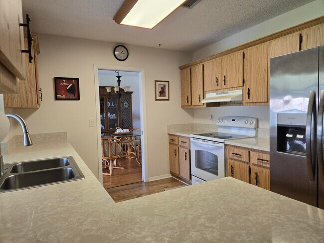 Building Photo - 8245 Whitewood Cove E
