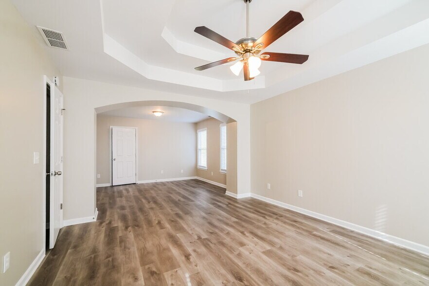 Building Photo - 343 Laurel Glen Crossing