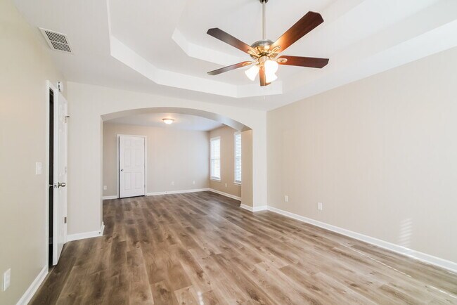 Building Photo - 343 Laurel Glen Crossing