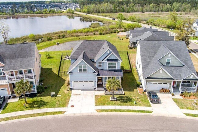 Building Photo - Show stopping 5 bed/3 bath rental in the h...