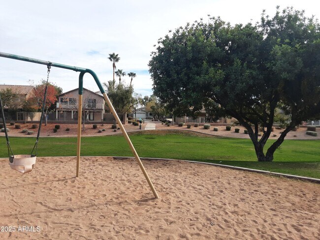 Building Photo - 1401 E Jasper Dr