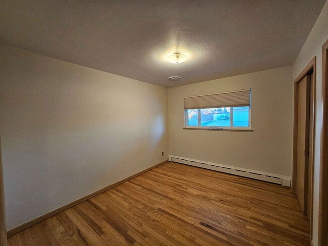 Building Photo - 2025 Lee St