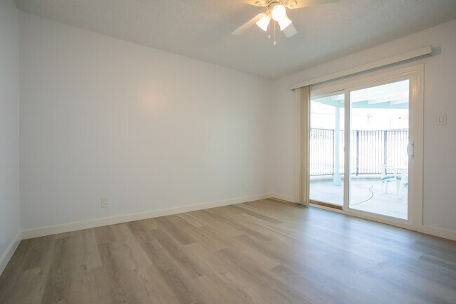 Building Photo - 11801 Rexford Rd