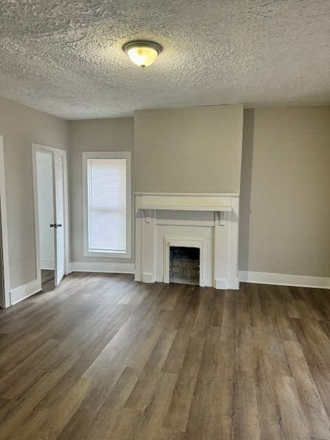Building Photo - Recently renovated 4BR/2BA home in the hea...