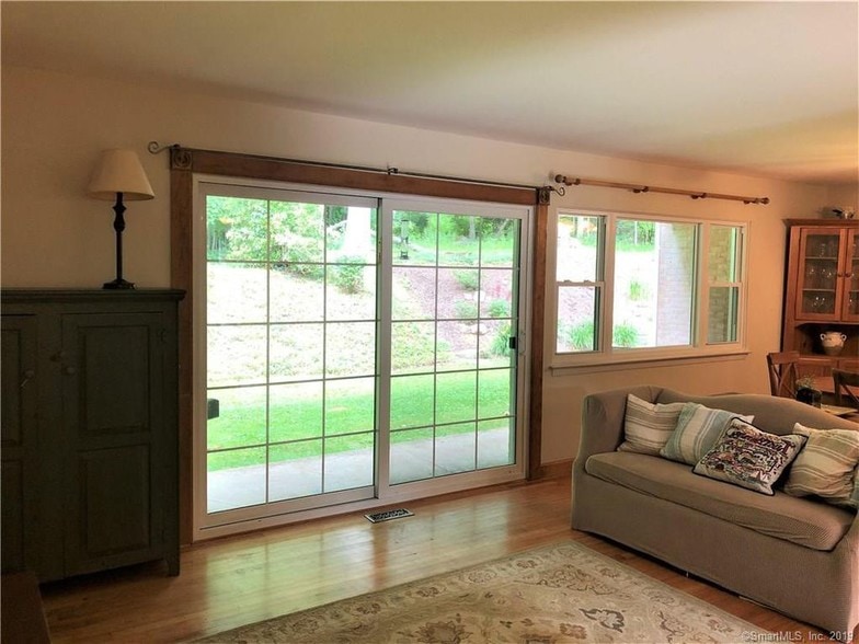 Building Photo - 305 S Brooksvale Rd