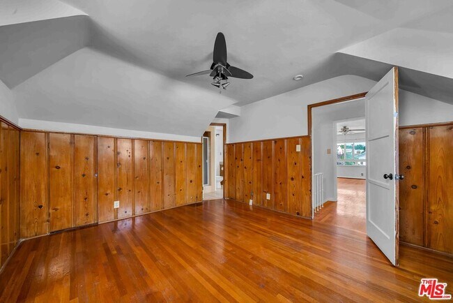 Building Photo - 3439 W 84th Pl