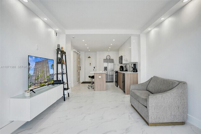 Building Photo - 1985 S Ocean Dr