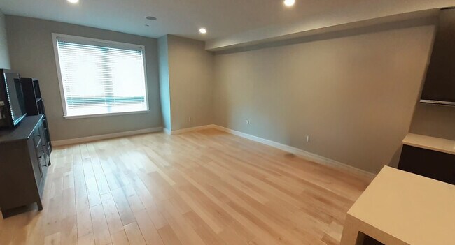 Building Photo - 944 N Marshall St