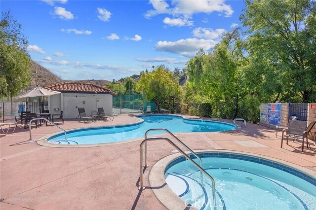 Building Photo - 5974 Ruthwood Dr