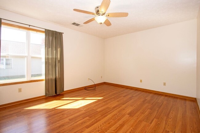 Building Photo - Two Bedroom Apartment