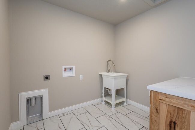 Building Photo - 5416 Heath Ct