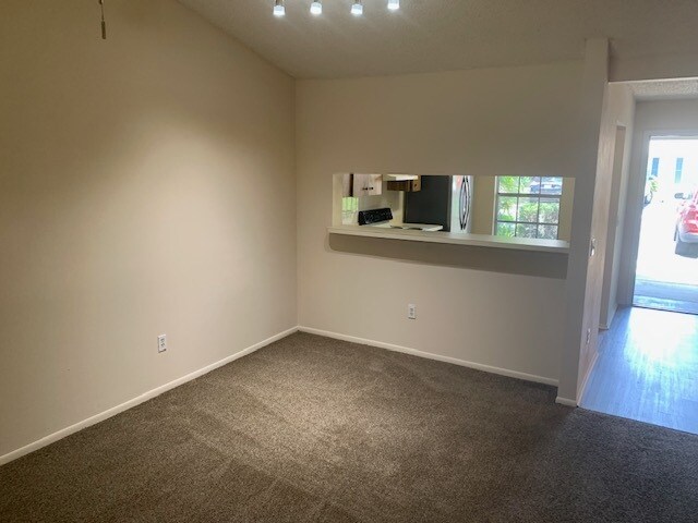Building Photo - 1136 Dover Ct