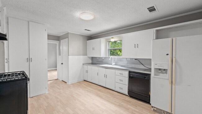 Building Photo - ? FOR RENT | New Boston, TX
