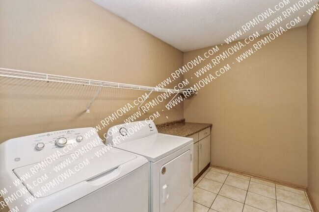 Building Photo - 1204 NW 26th St