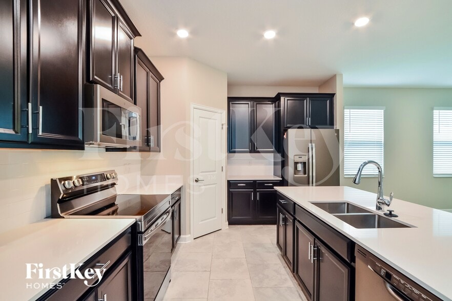 Building Photo - 4451 Seven Canyons Dr